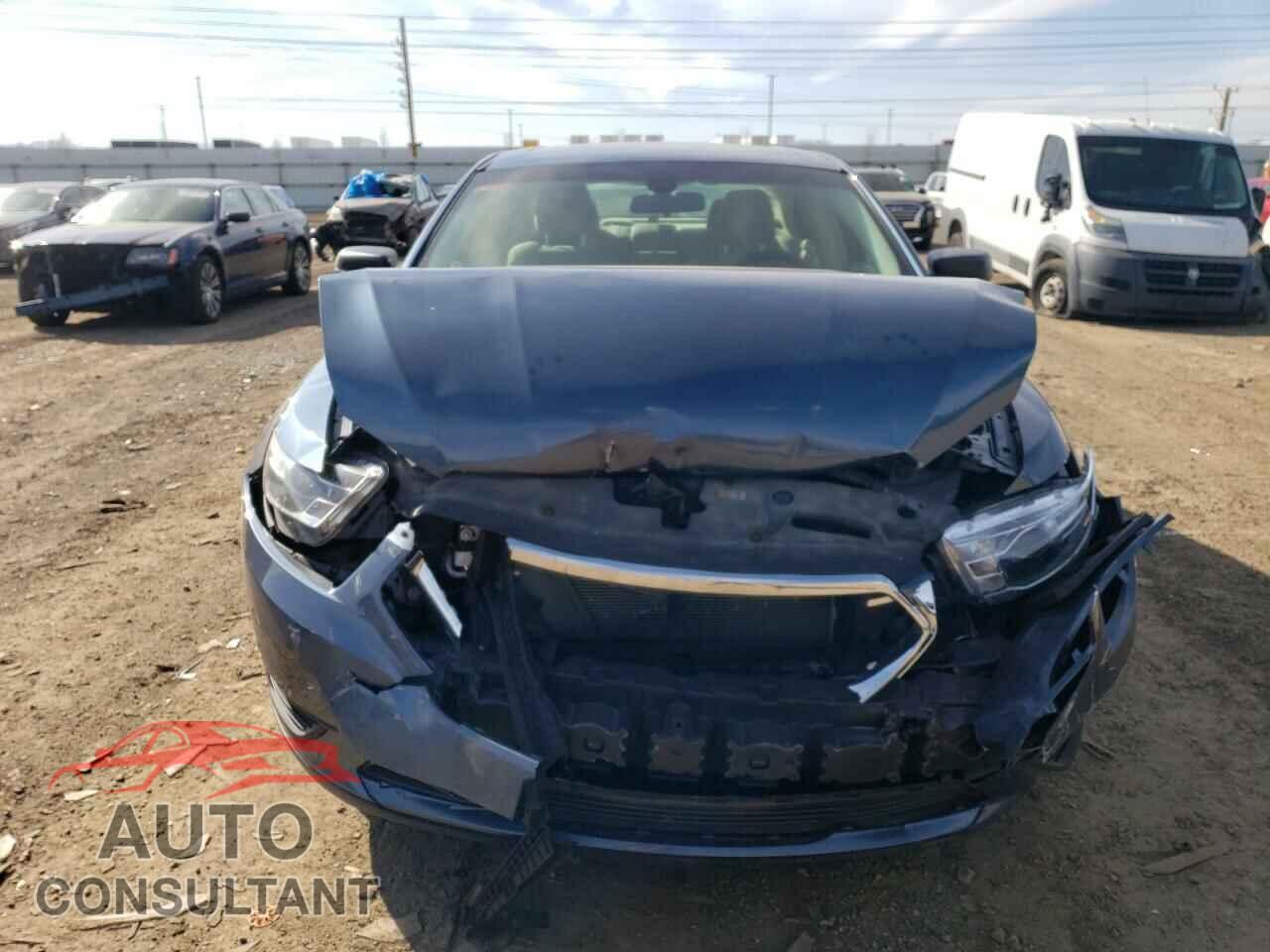 FORD TAURUS 2018 - 1FAHP2D85JG116187