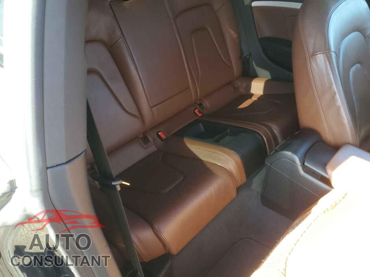 AUDI A5 2011 - WAUVFAFR2BA013925