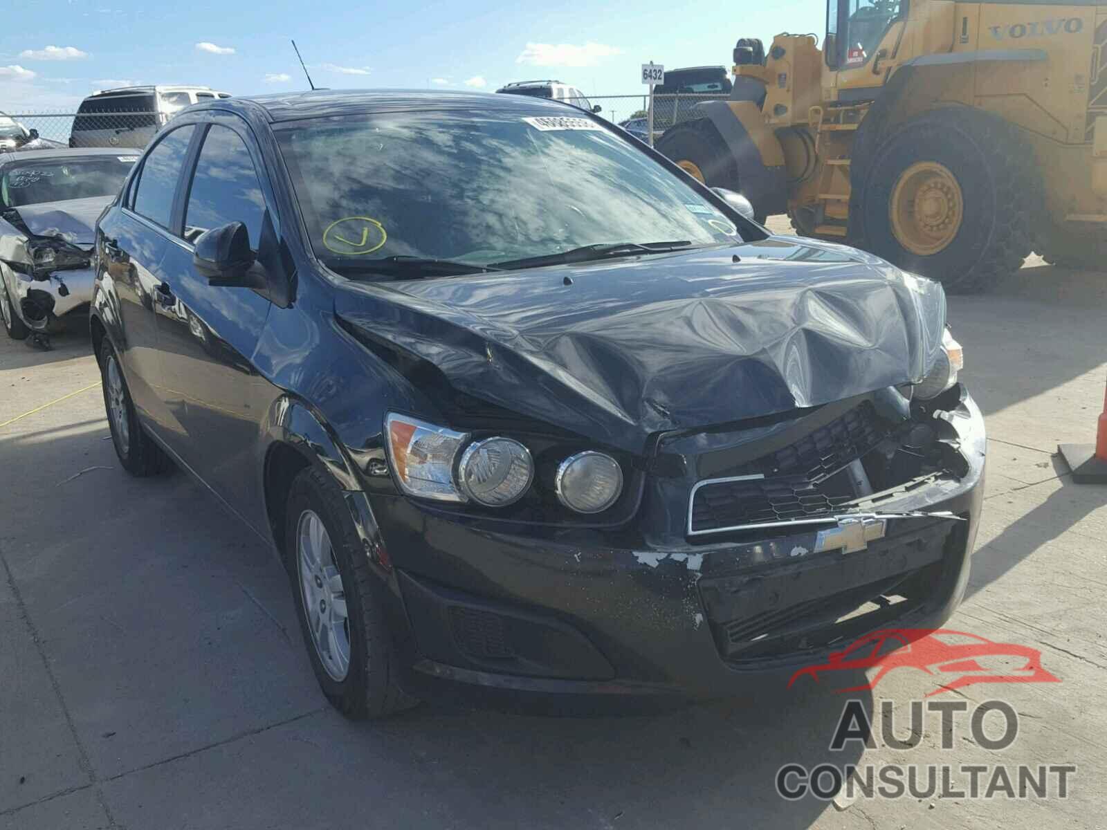 CHEVROLET SONIC 2015 - 1G1JC5SB2F4161287