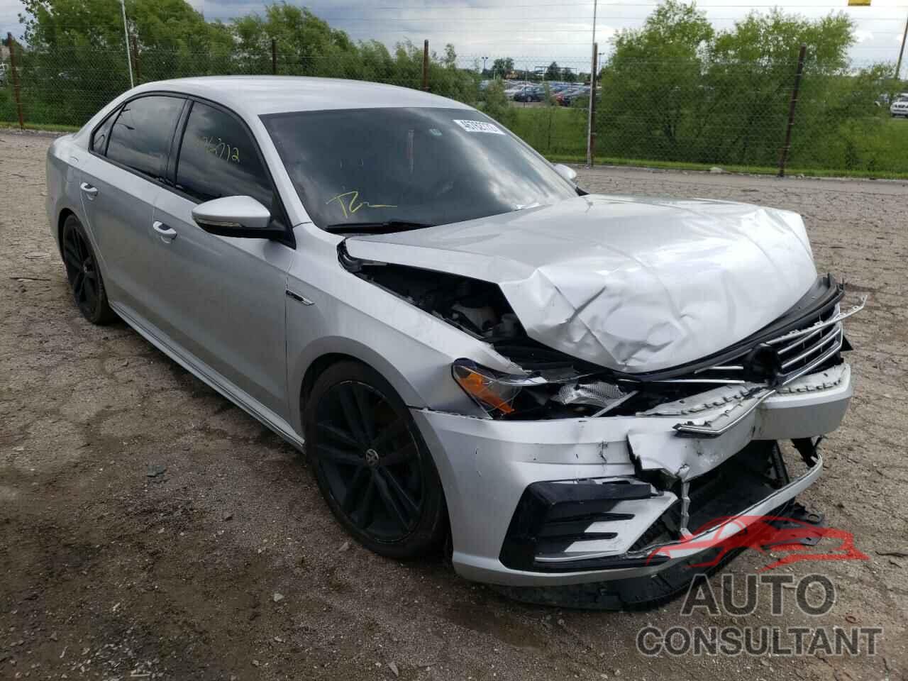 VOLKSWAGEN PASSAT 2018 - 1VWAA7A33JC013552