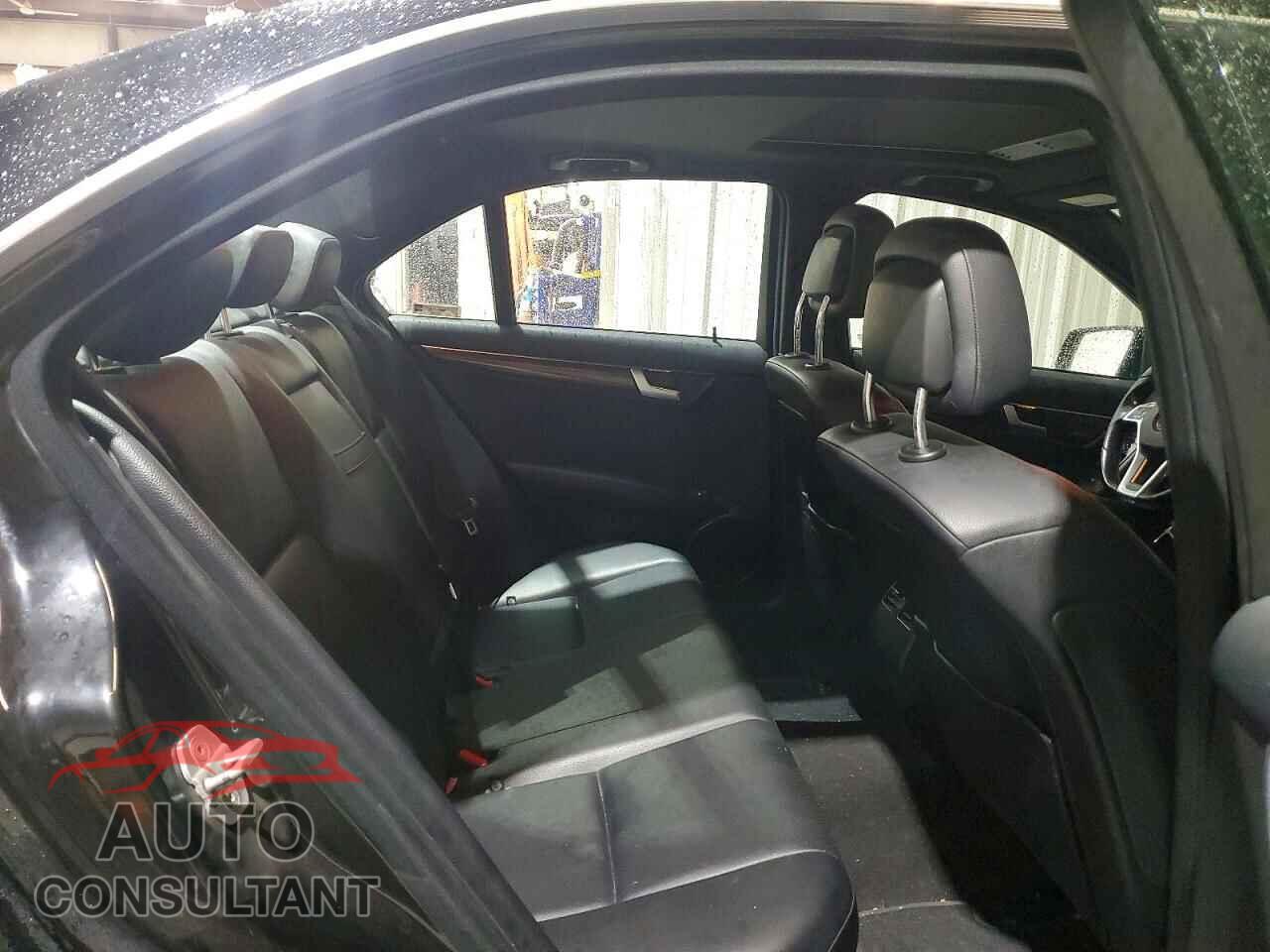 MERCEDES-BENZ C-CLASS 2012 - WDDGF8BB6CR229492