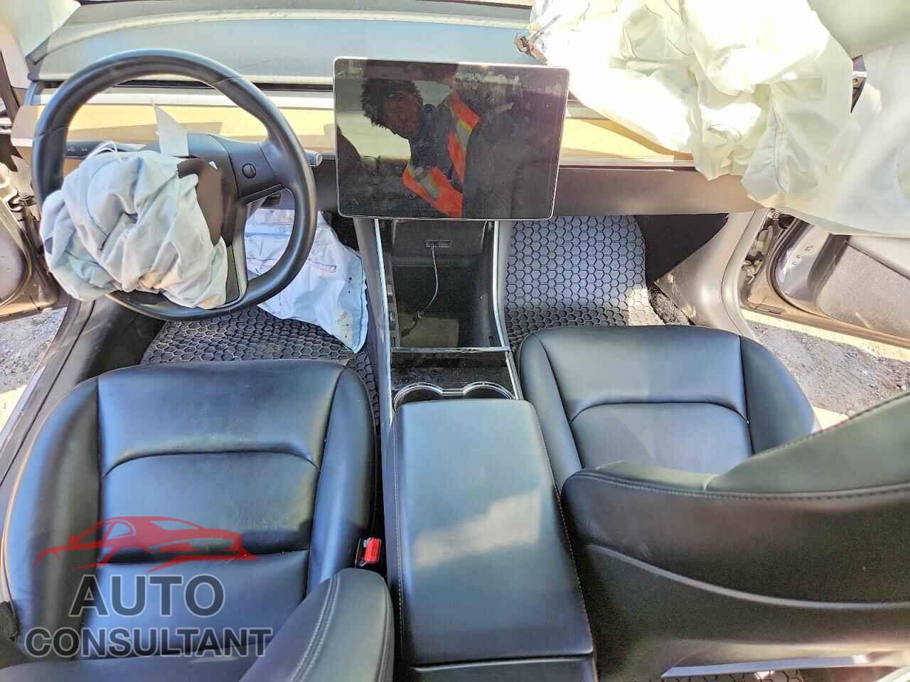 TESLA MODEL 3 2018 - 5YJ3E1EA8JF123862