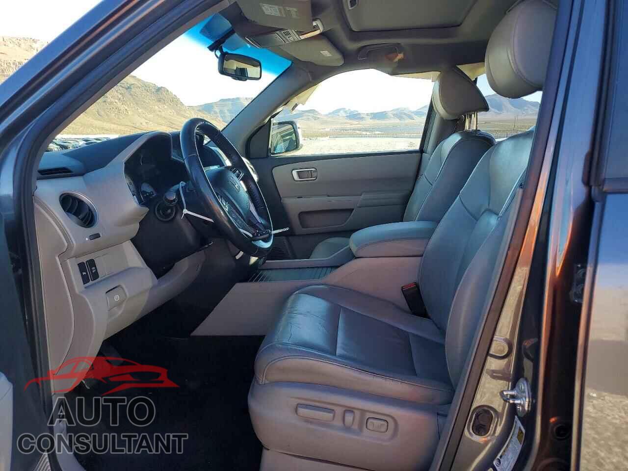 HONDA PILOT 2011 - 5FNYF3H92BB020924