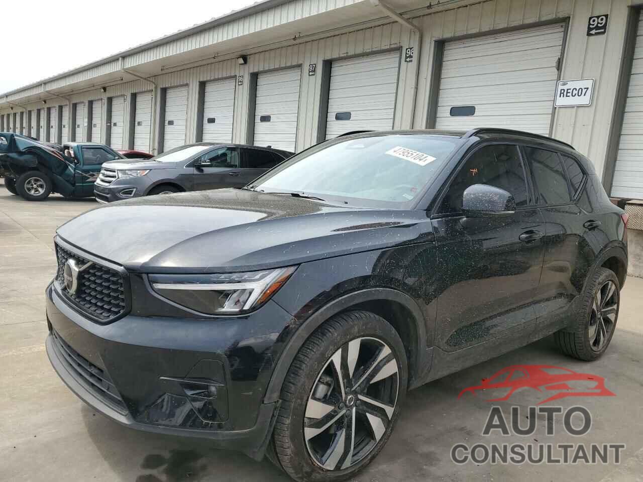 VOLVO XC40 PLUS 2023 - YV4L12UW7P2981718