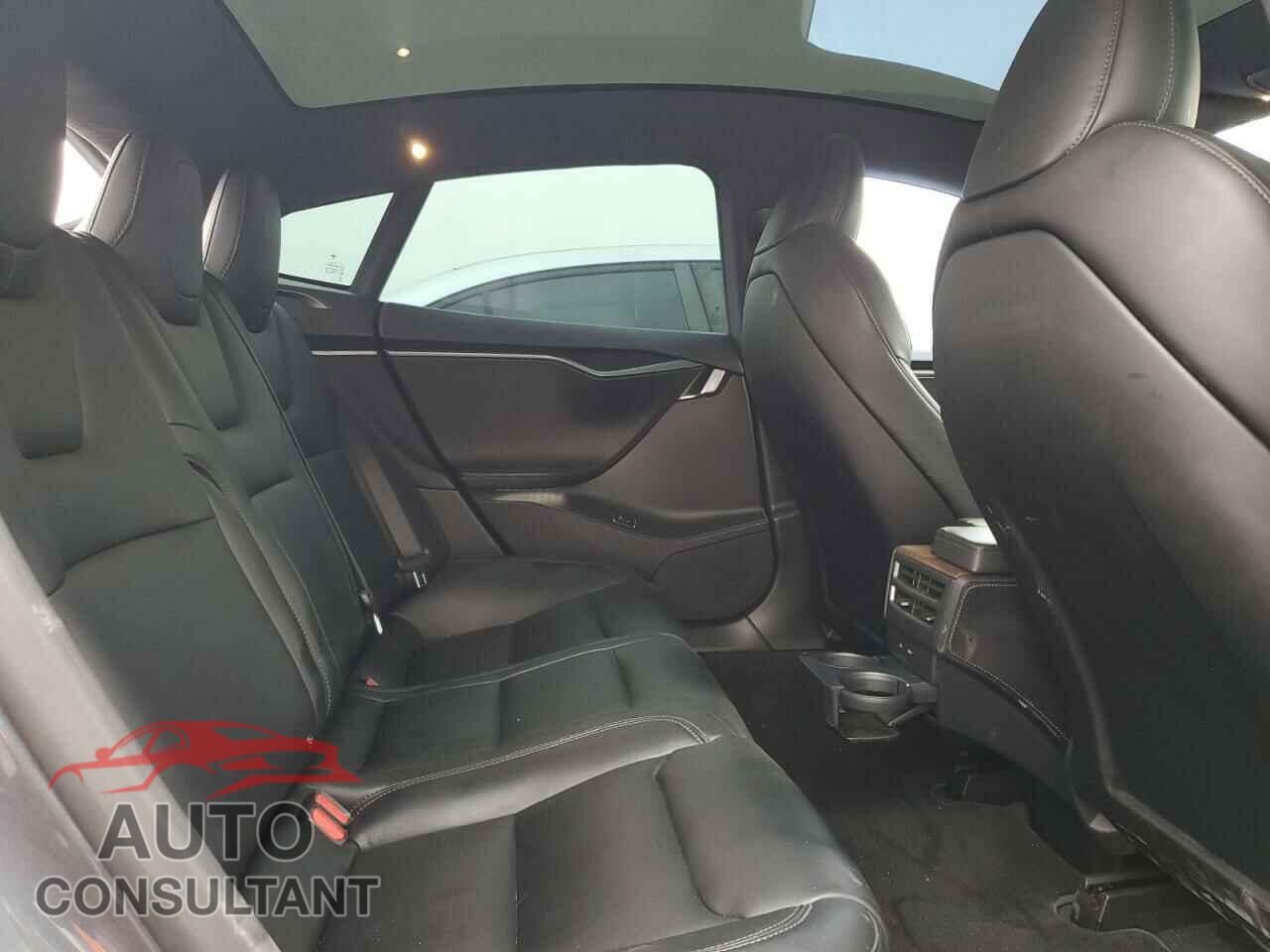 TESLA MODEL S 2020 - 5YJSA1E23LF366076