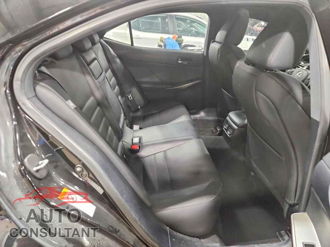 LEXUS IS 2015 - JTHCF1D25F5020459