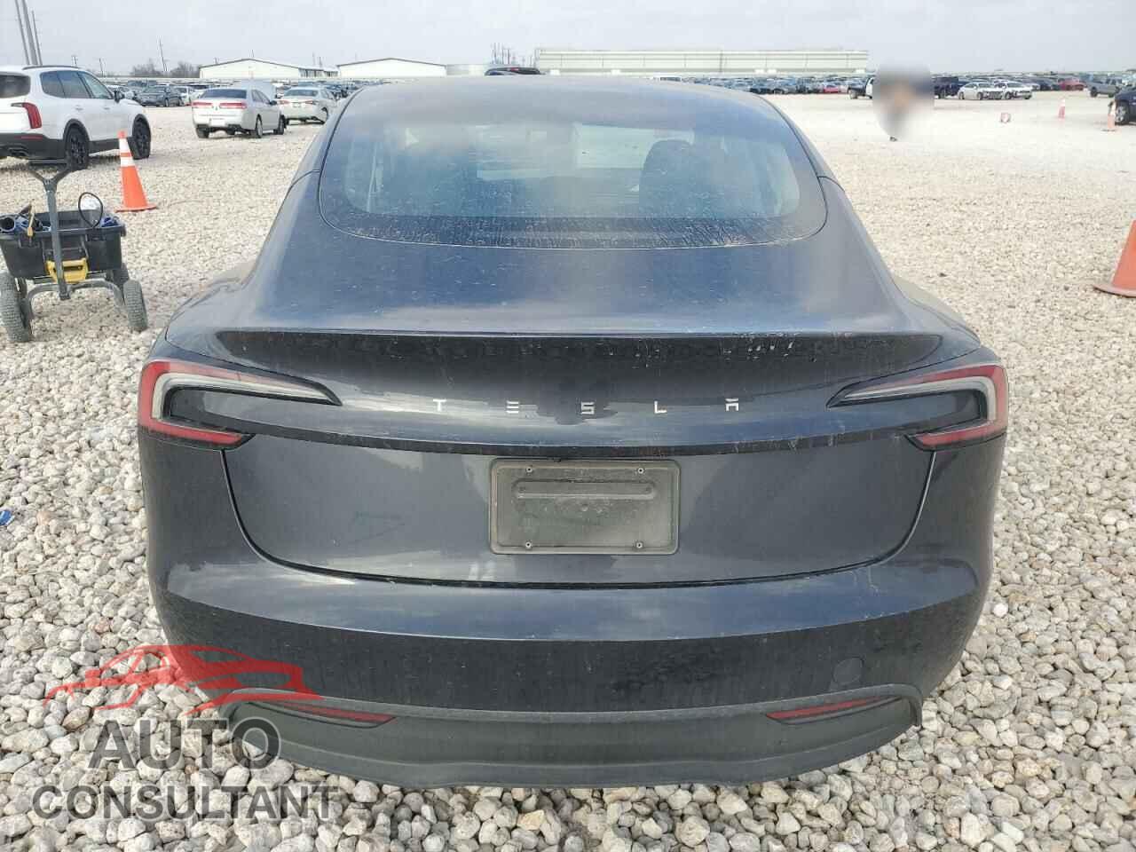 TESLA MODEL 3 2024 - 5YJ3E1EAXRF741132