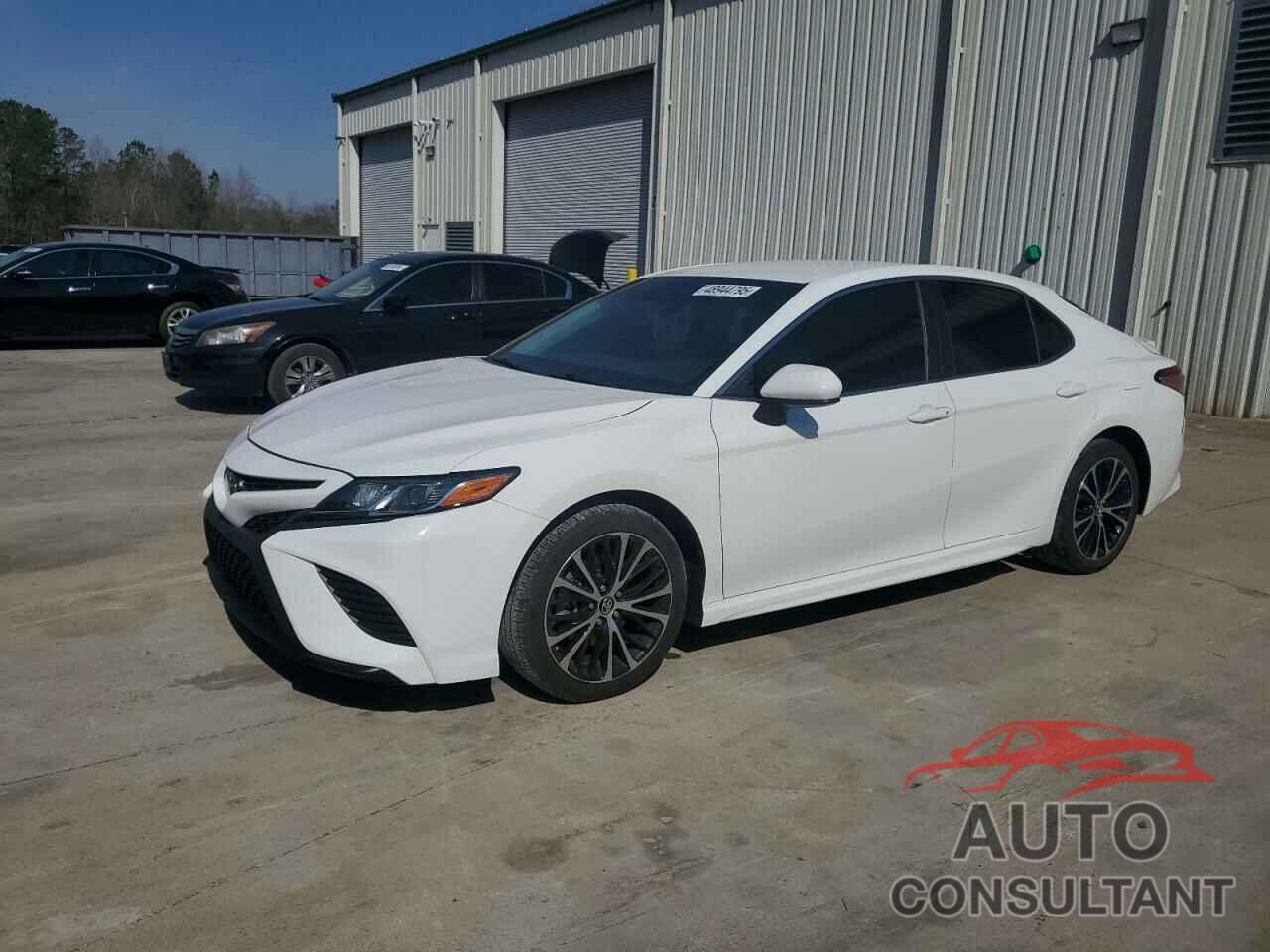 TOYOTA CAMRY 2018 - 4T1B11HK2JU112905