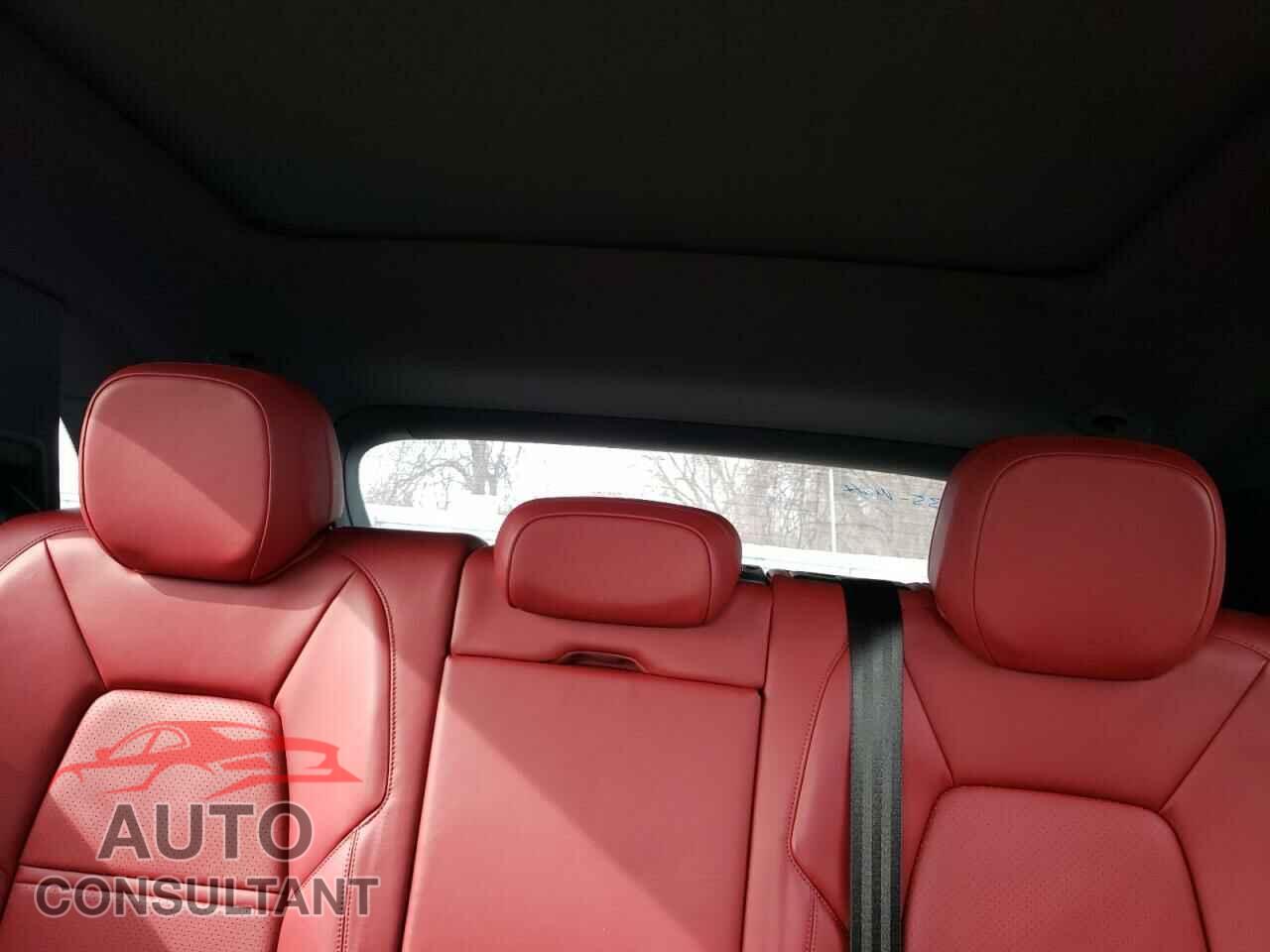 PORSCHE CAYENNE 2020 - WP1AA2AY5LDA03876
