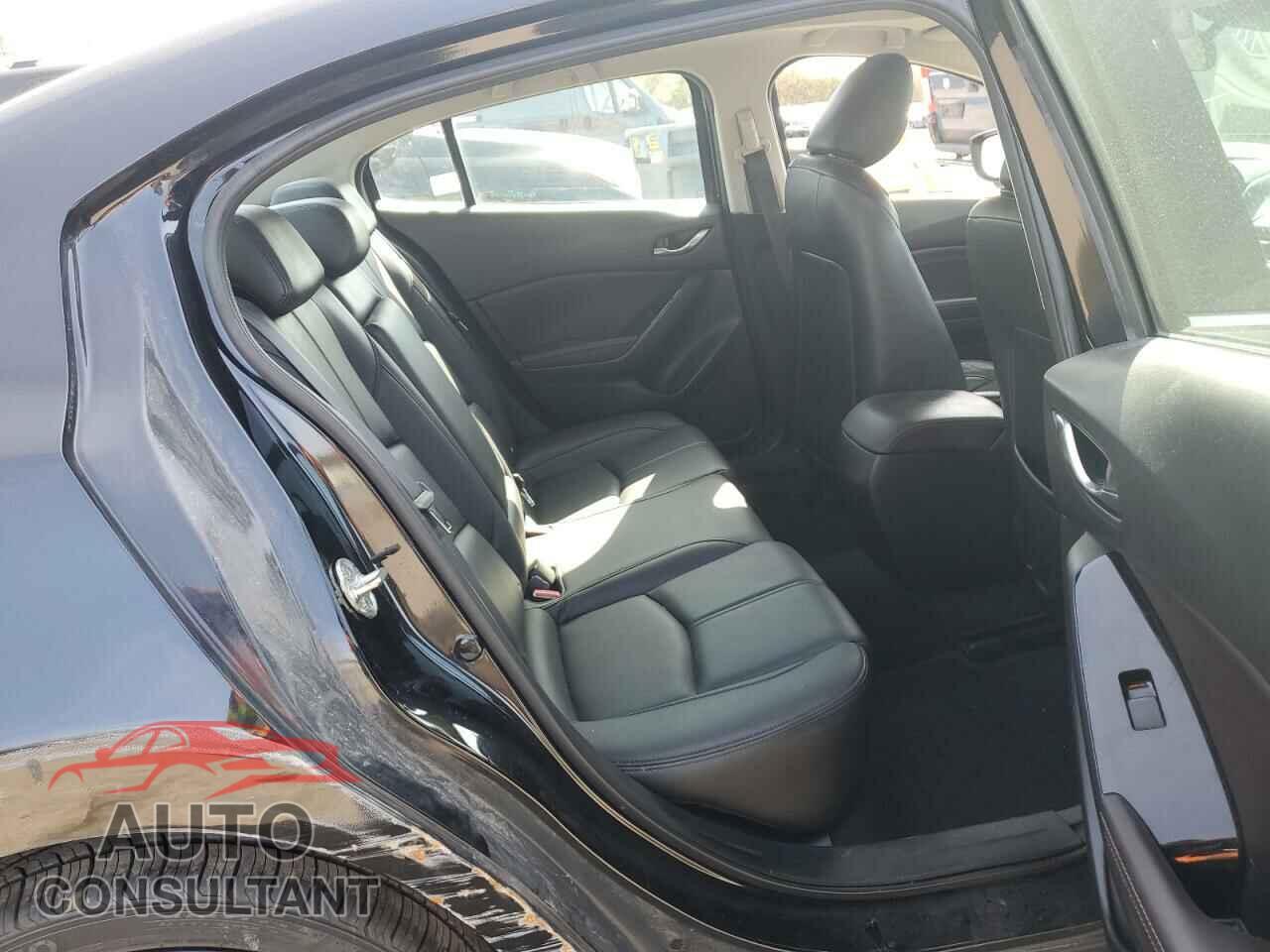 MAZDA 3 2018 - 3MZBN1V30JM161401