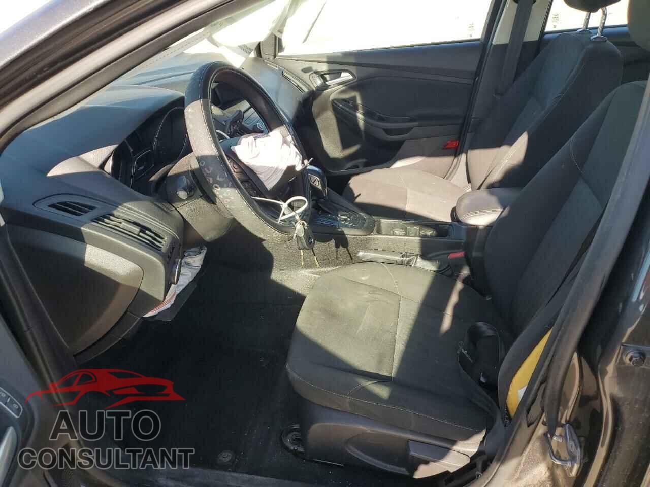 FORD FOCUS 2015 - 1FADP3F24FL241029