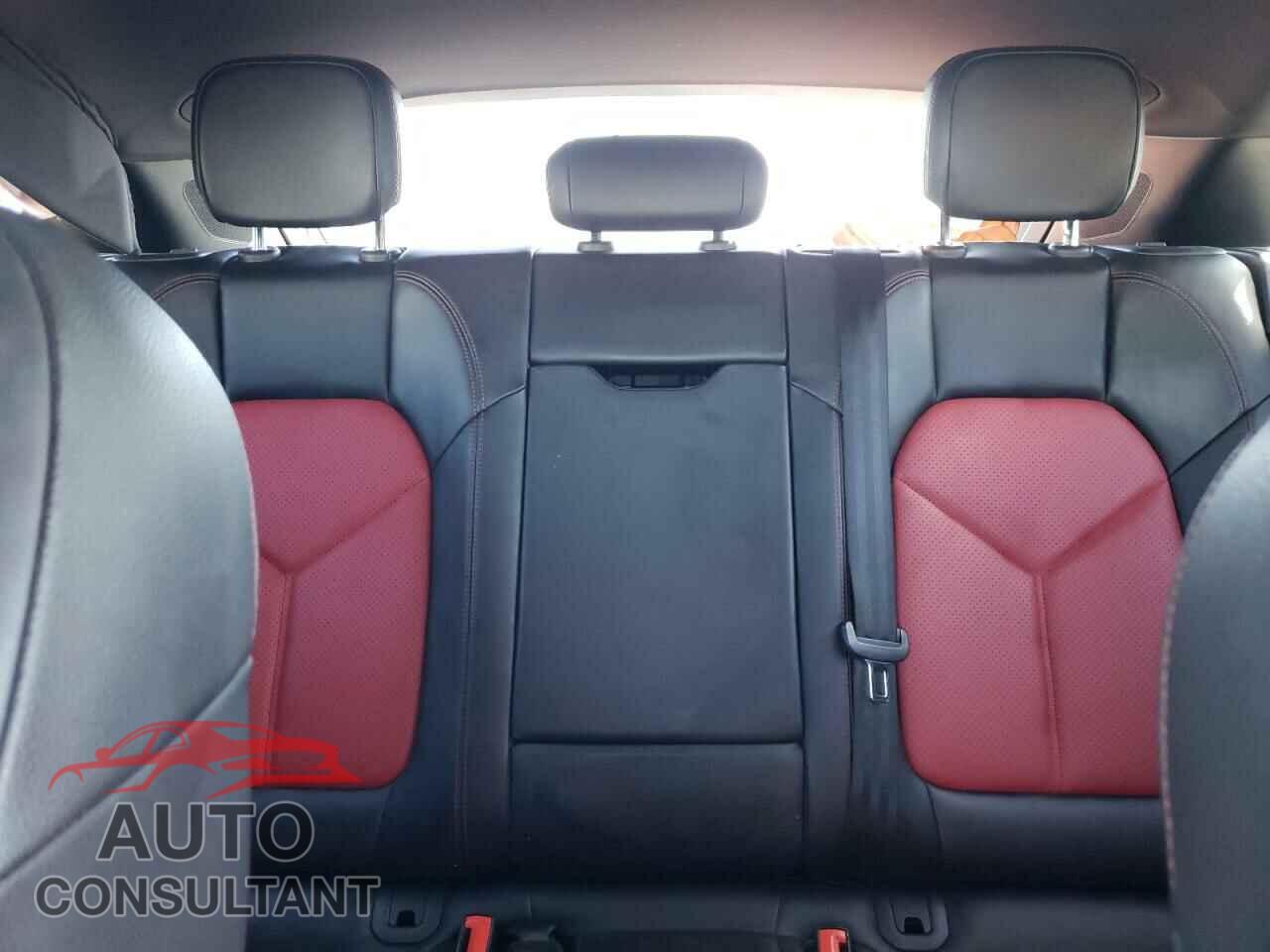 PORSCHE MACAN 2017 - WP1AA2A55HLB08033