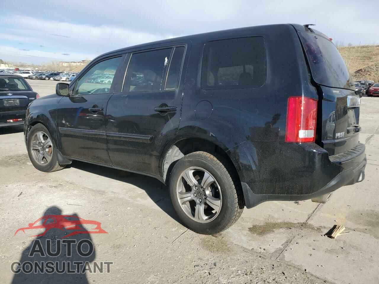 HONDA PILOT 2015 - 5FNYF4H36FB079157
