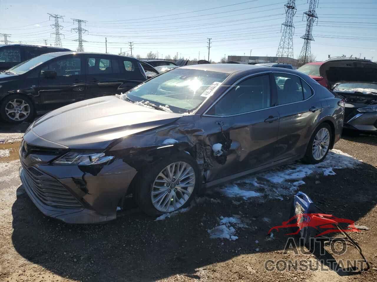 TOYOTA CAMRY 2018 - 4T1B11HK2JU501561
