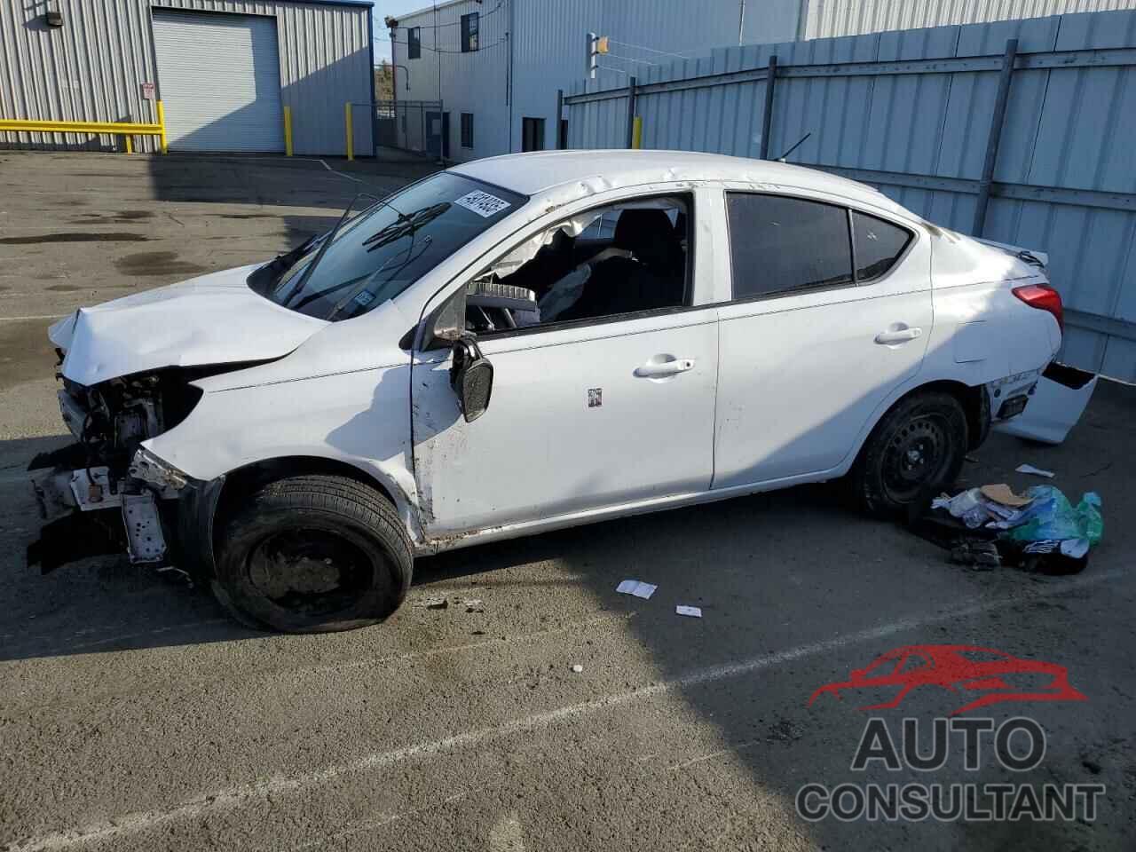 NISSAN VERSA 2018 - 3N1CN7AP7JL865056