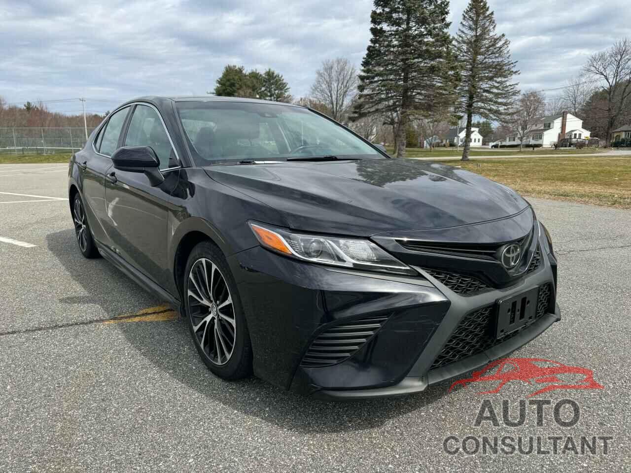 TOYOTA CAMRY 2018 - 4T1B11HK2JU109096