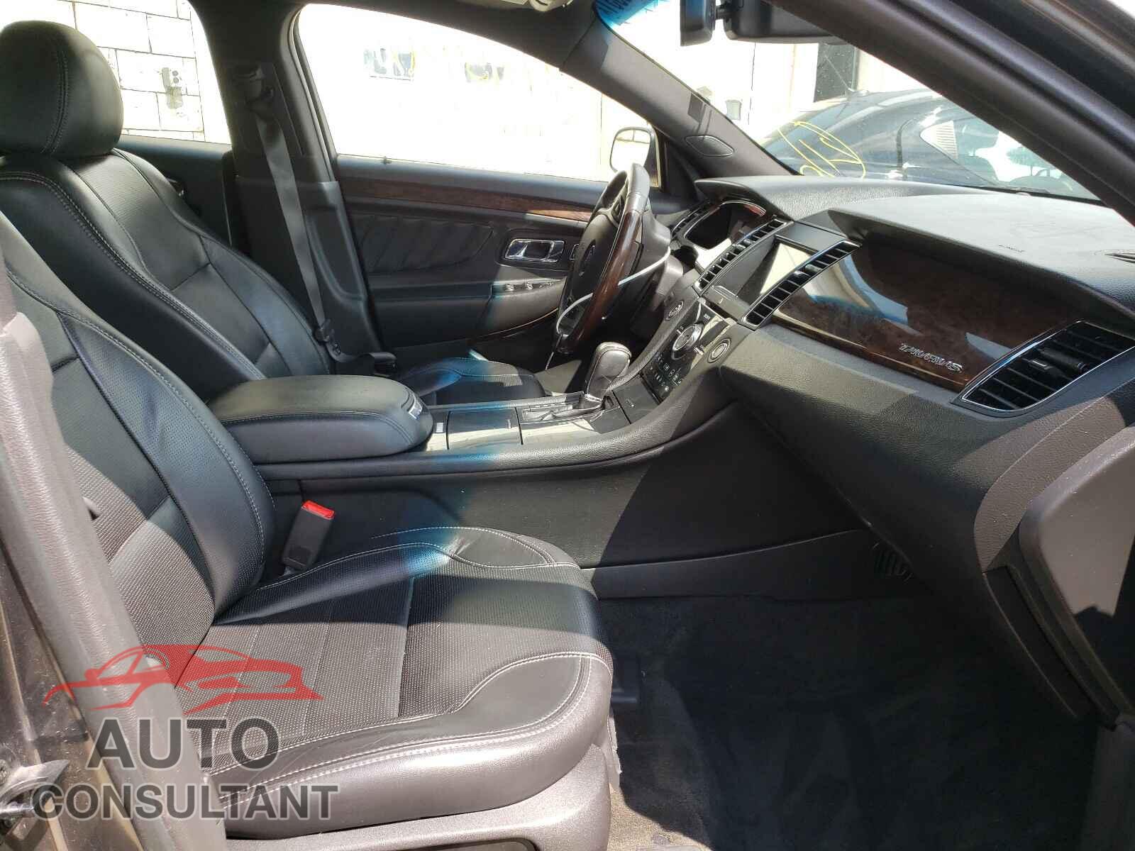 FORD TAURUS 2018 - 1FAHP2J86JG124237