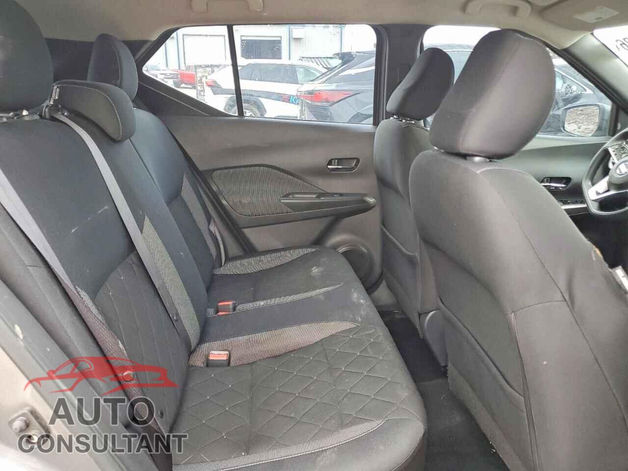 NISSAN KICKS 2019 - 3N1CP5CU3KL558096