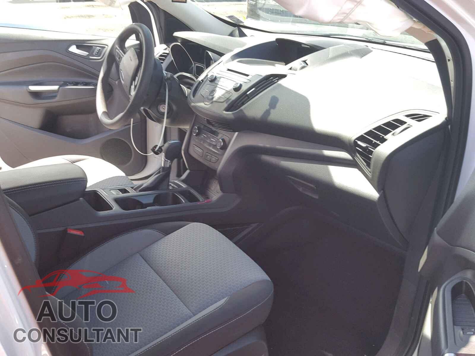 FORD ESCAPE SE 2017 - 1FMCU9GD3HUD42458