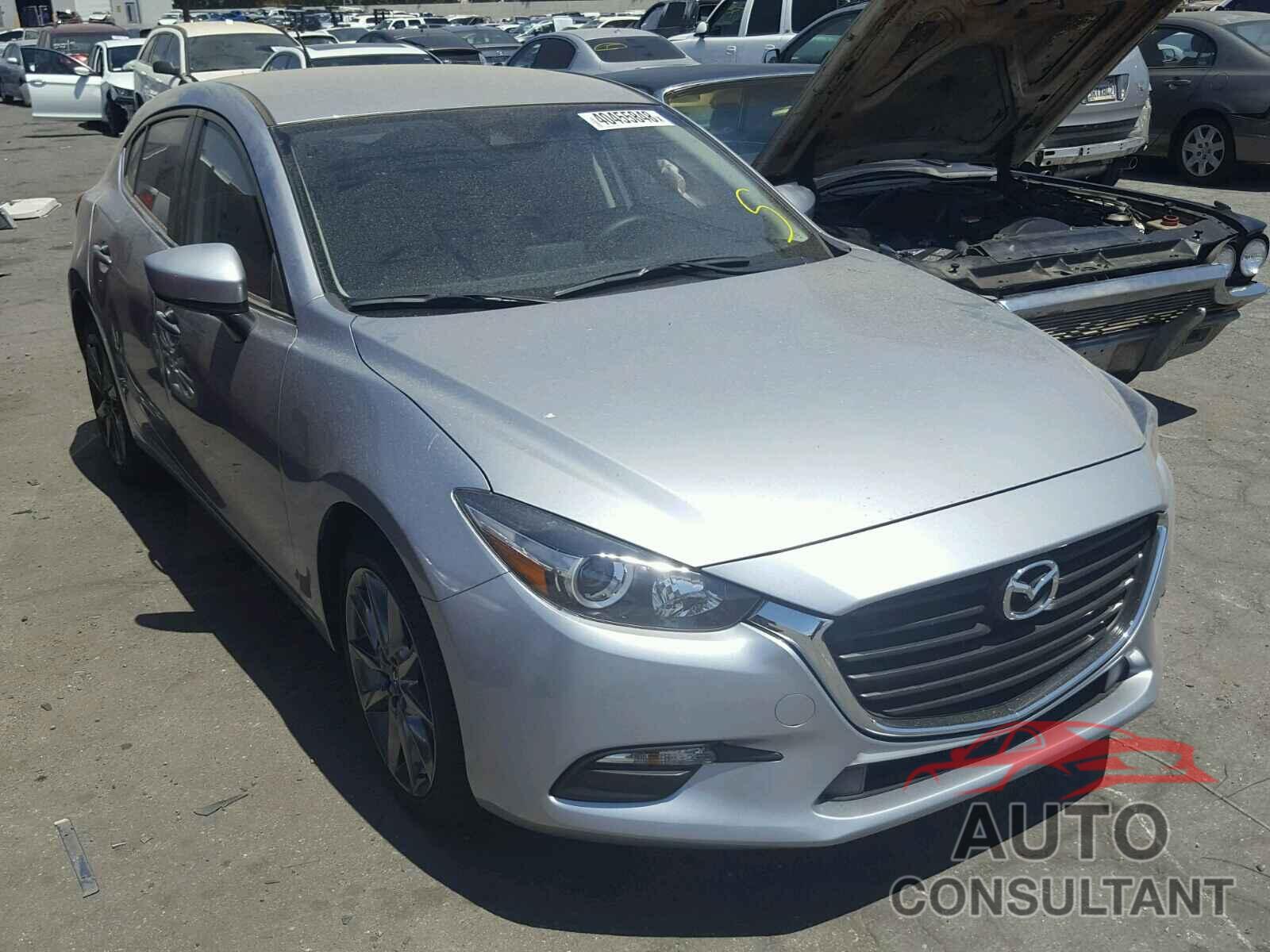 MAZDA 3 2018 - 3MZBN1L30JM158484