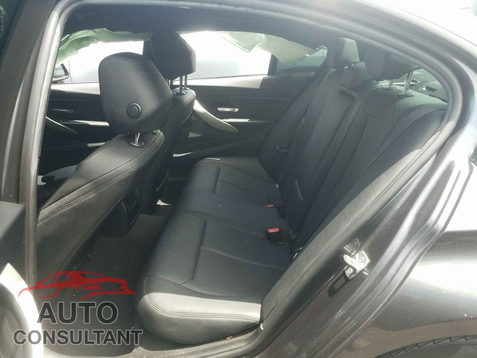 BMW 3 SERIES 2016 - WBA8E1G51GNU12045