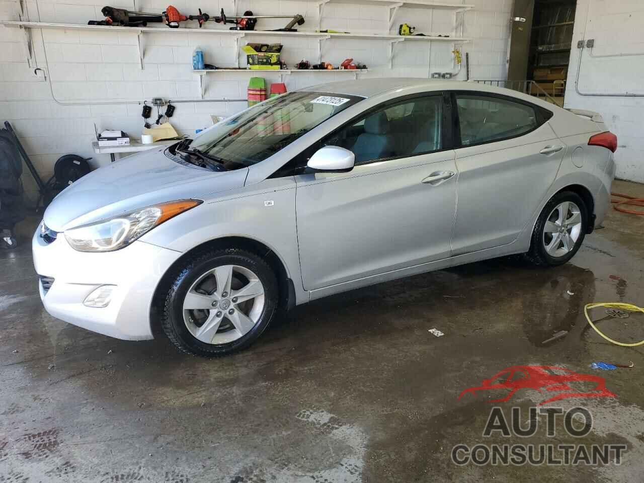 HYUNDAI ELANTRA 2013 - KMHDH4AE5DU960887