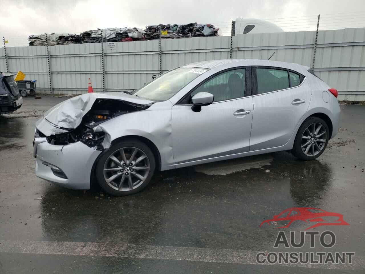 MAZDA 3 2018 - 3MZBN1L32JM275953