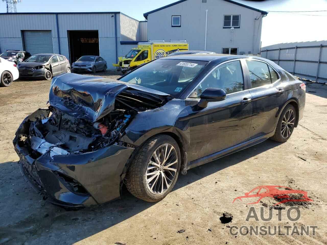 TOYOTA CAMRY 2018 - 4T1B11HK1JU619021