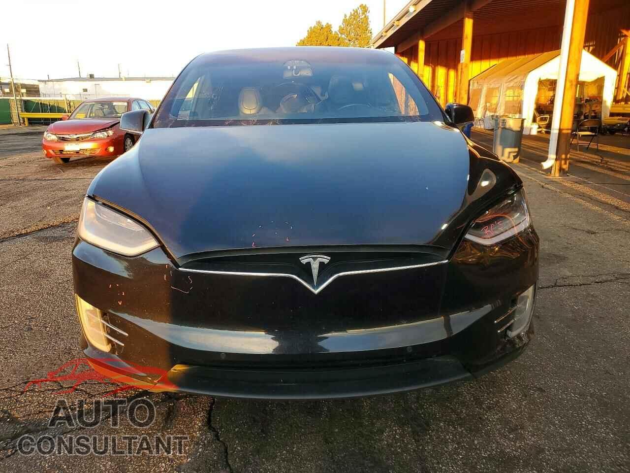 TESLA MODEL X 2017 - 5YJXCBE29HF060691