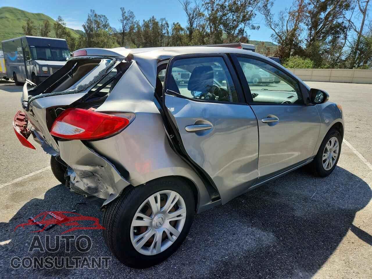 MAZDA 2 2013 - JM1DE1KY3D0161721