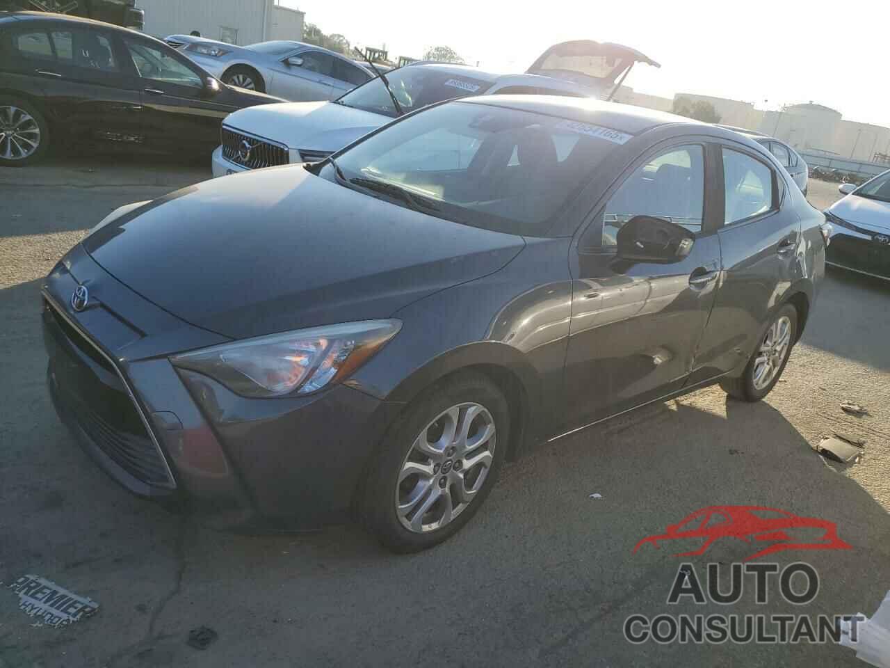 TOYOTA YARIS 2017 - 3MYDLBYV7HY185218