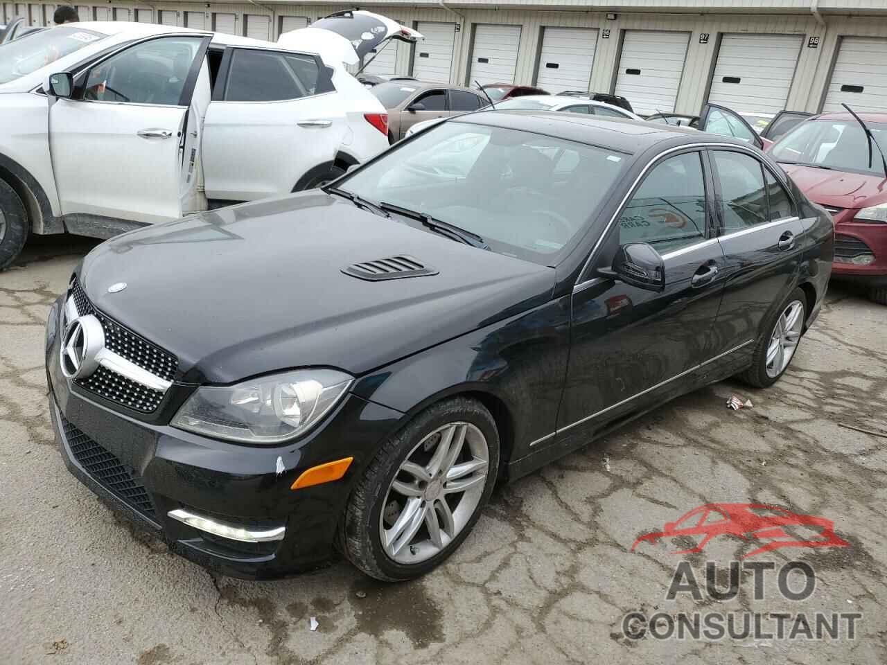MERCEDES-BENZ C-CLASS 2013 - WDDGF8AB1DR296018