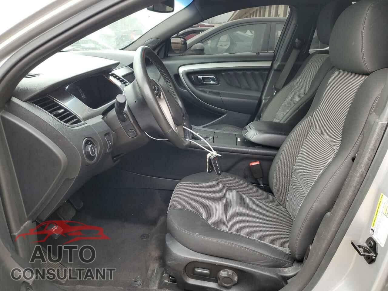 FORD TAURUS 2017 - 1FAHP2E88HG134983