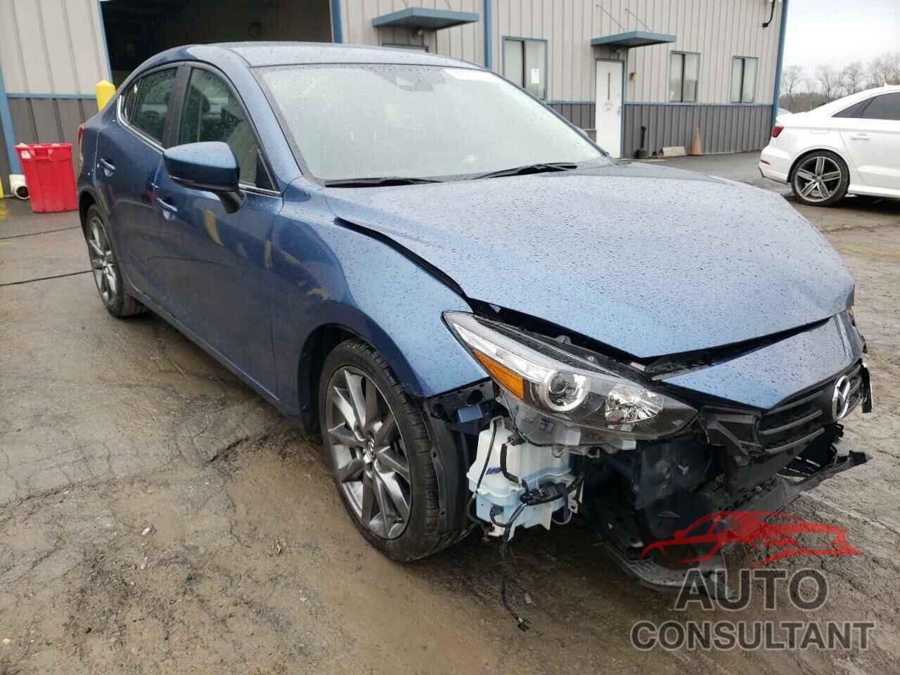 MAZDA 3 2018 - 3MZBN1V38JM200736