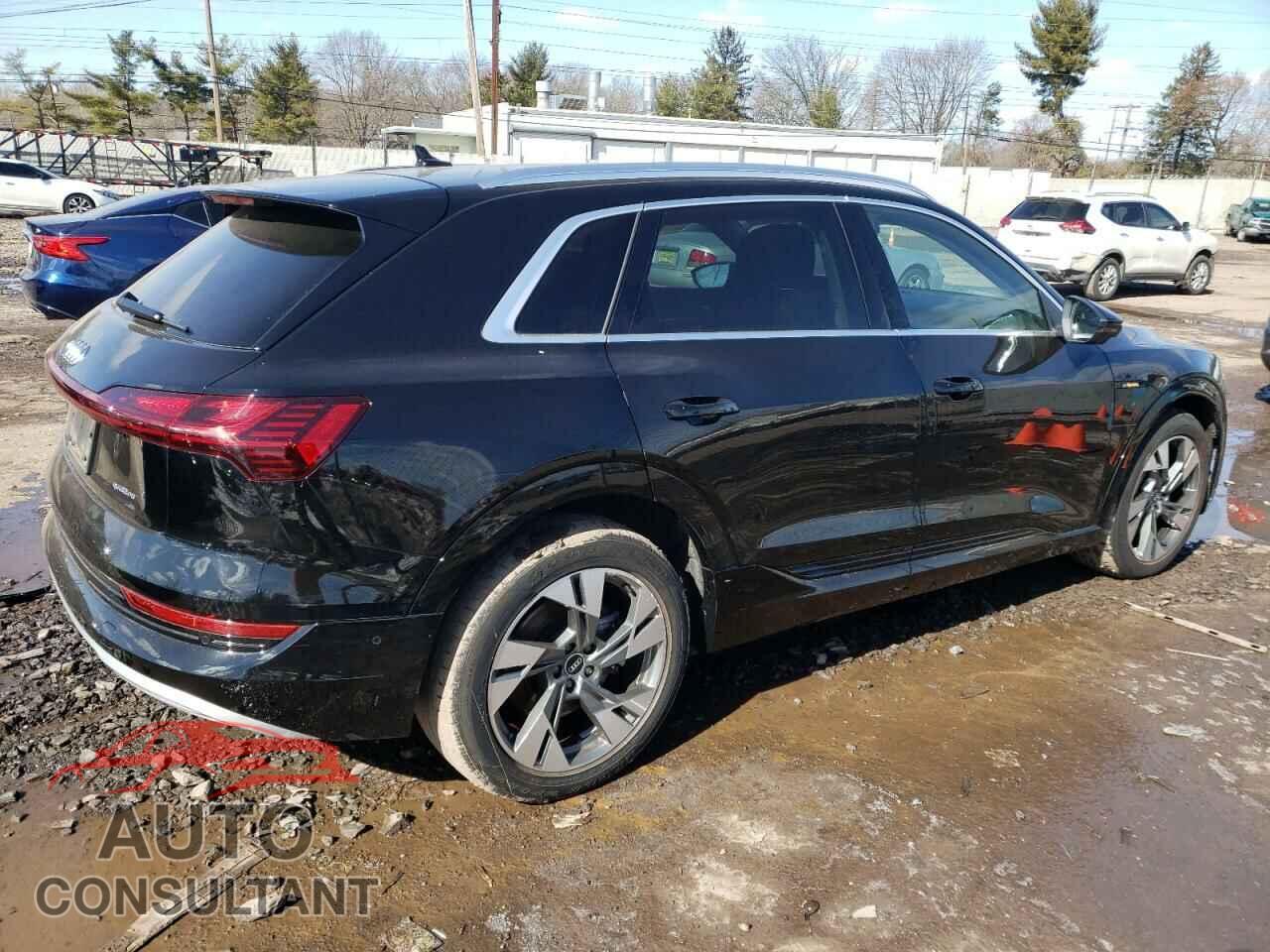AUDI E-TRON 2021 - WA1LAAGE0MB015720