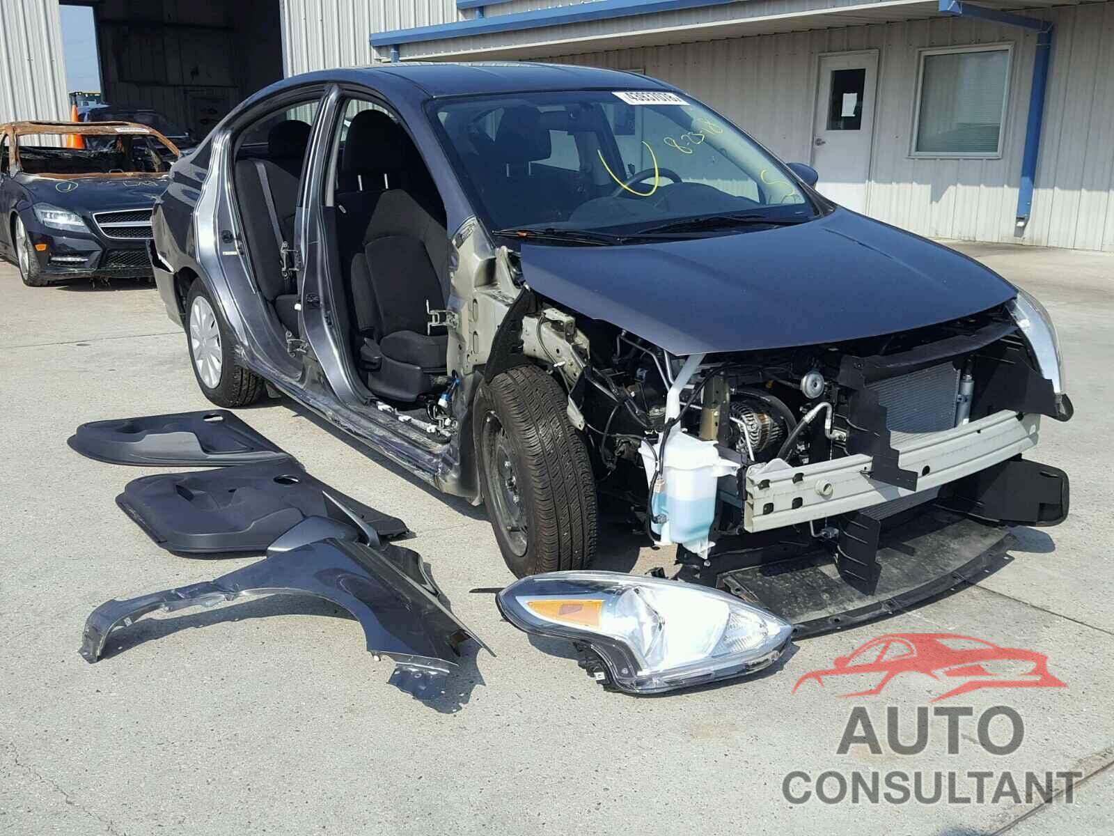 NISSAN VERSA 2018 - 3N1CN7AP6JL813708