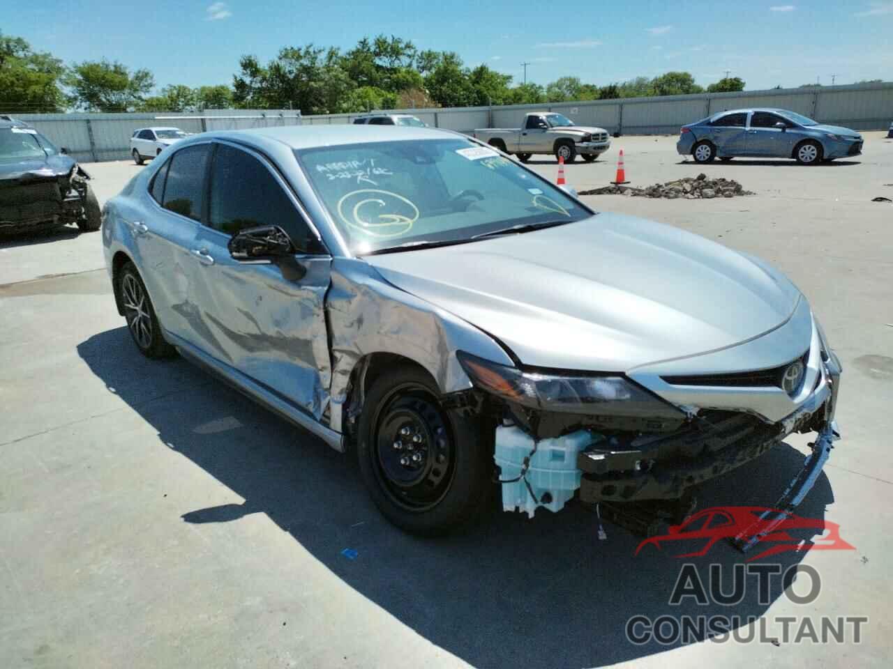 TOYOTA CAMRY 2022 - 4T1G11AK6NU639044