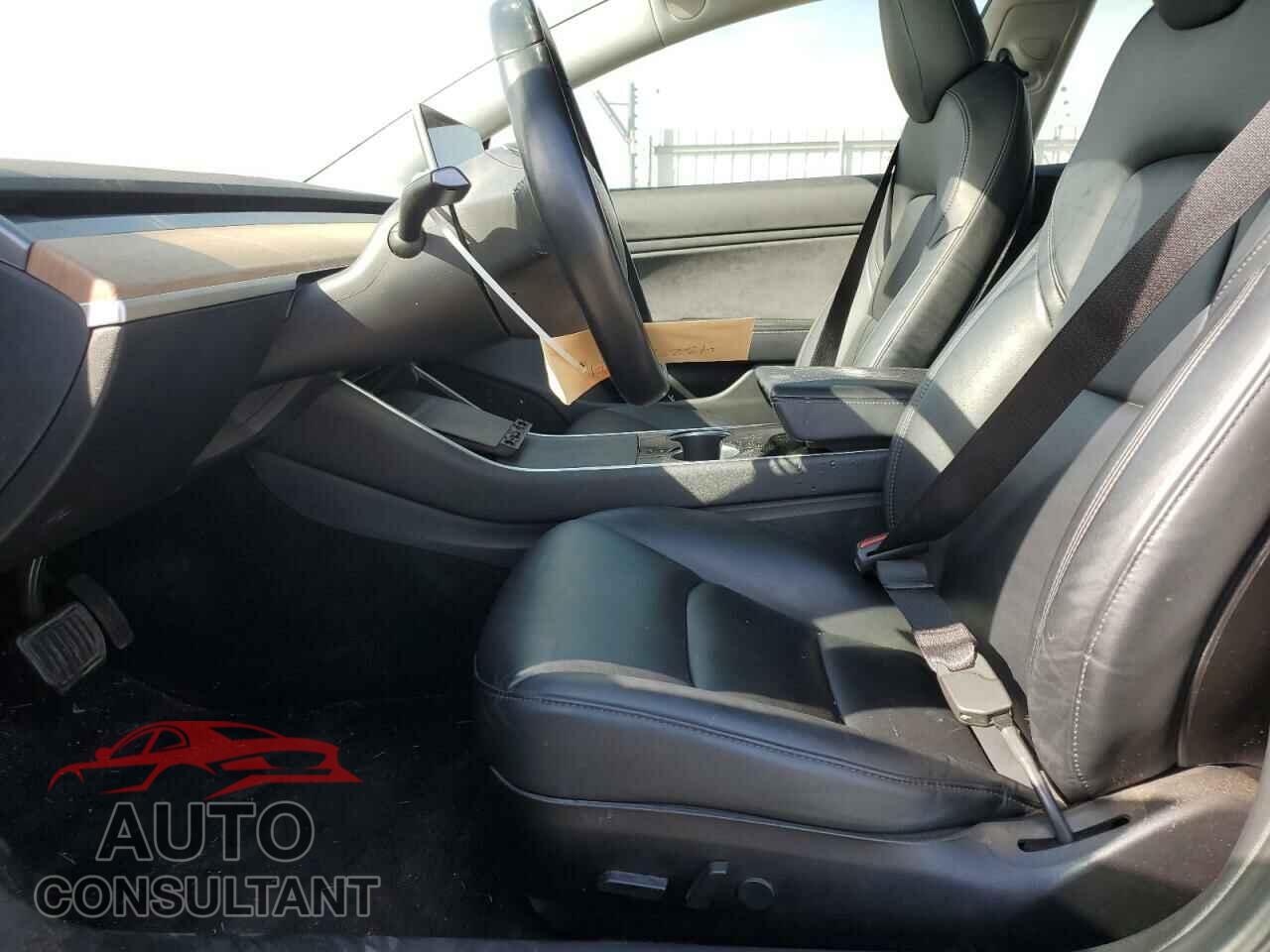 TESLA MODEL 3 2019 - 5YJ3E1EA5KF198763