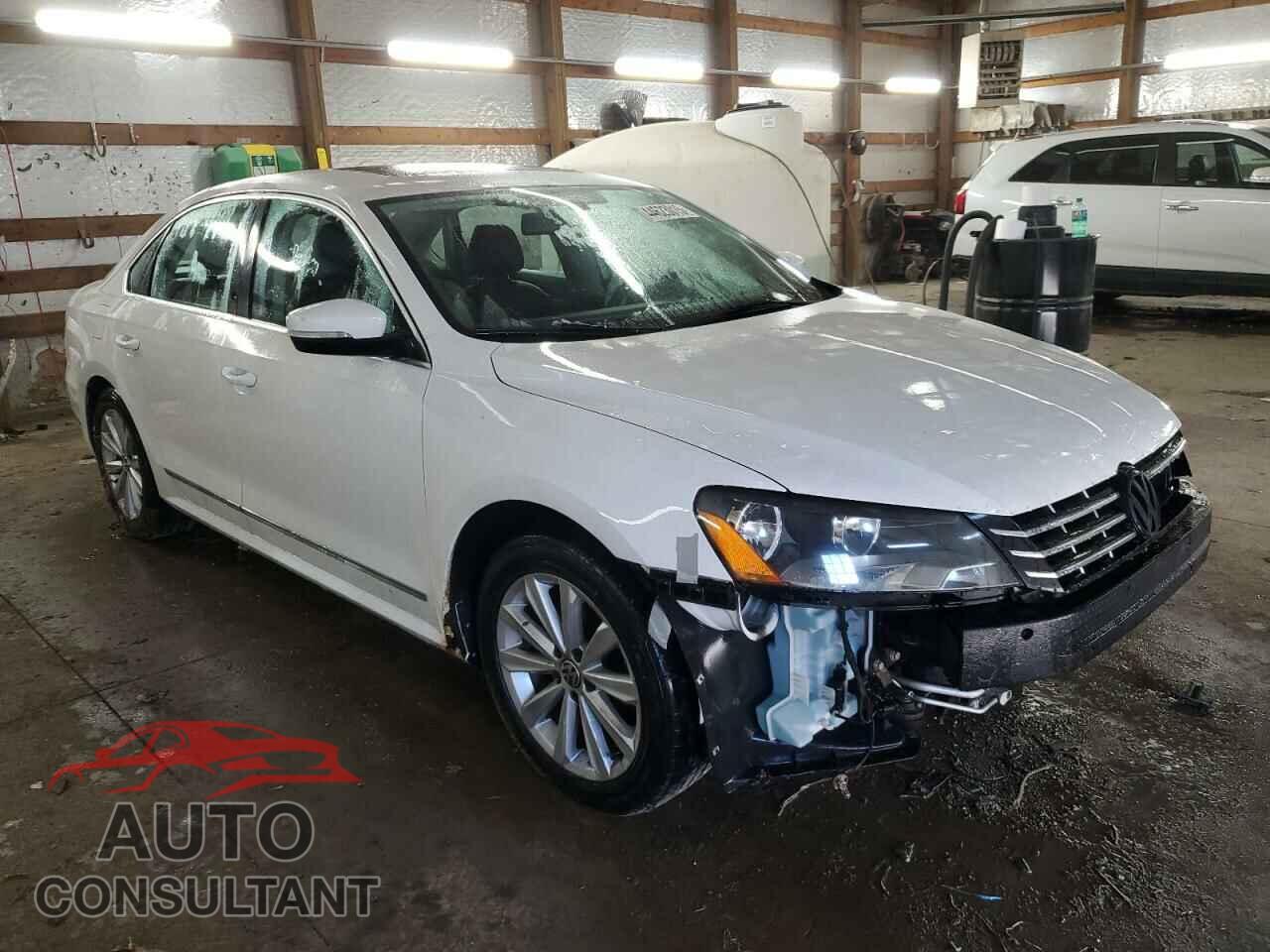 VOLKSWAGEN PASSAT 2013 - 1VWCH7A38DC047575