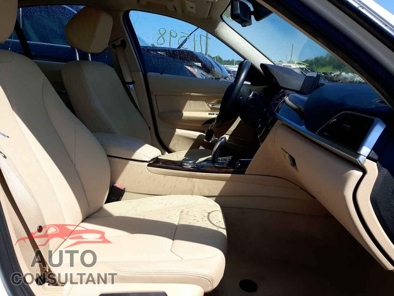 BMW 3 SERIES 2016 - WBA8E1G57GNU11174
