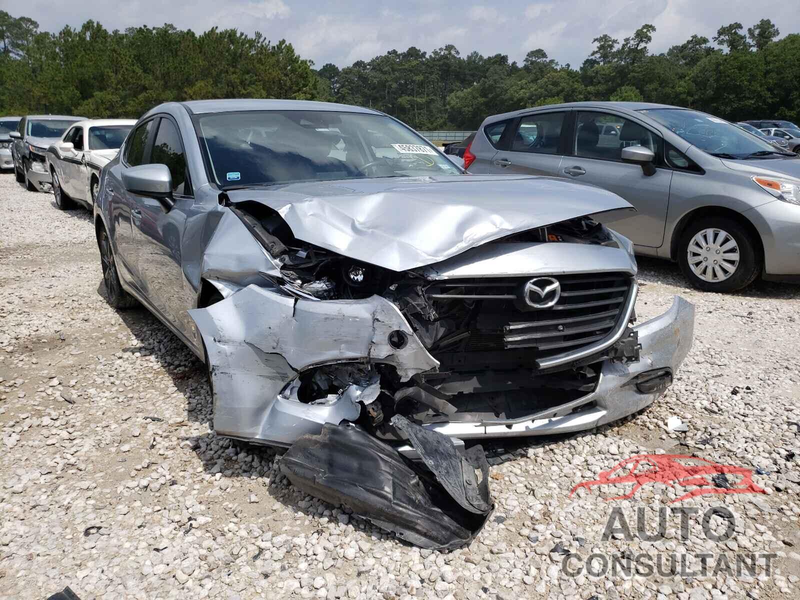 MAZDA 3 2018 - 3MZBN1V3XJM194521