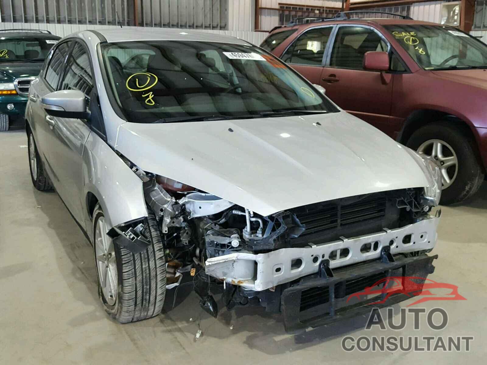 FORD FOCUS 2015 - 1FADP3K20FL223813