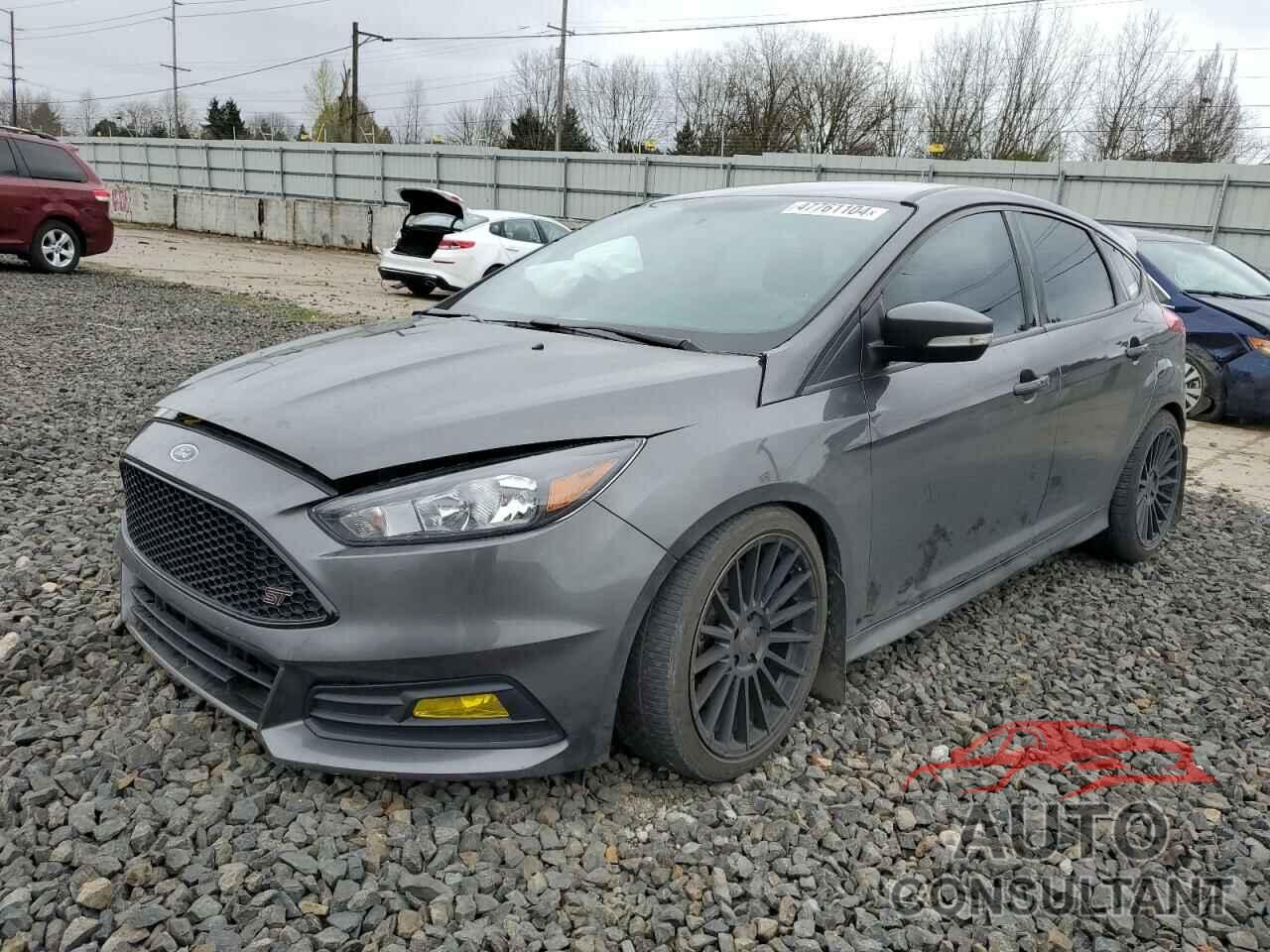 FORD FOCUS 2018 - 1FADP3L90JL325391