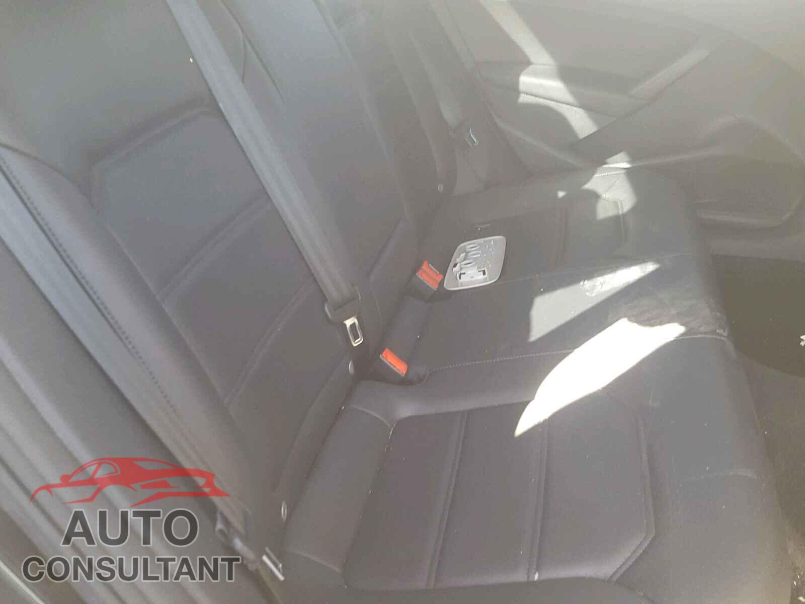 VOLKSWAGEN PASSAT 2015 - 1VWAT7A32FC115409