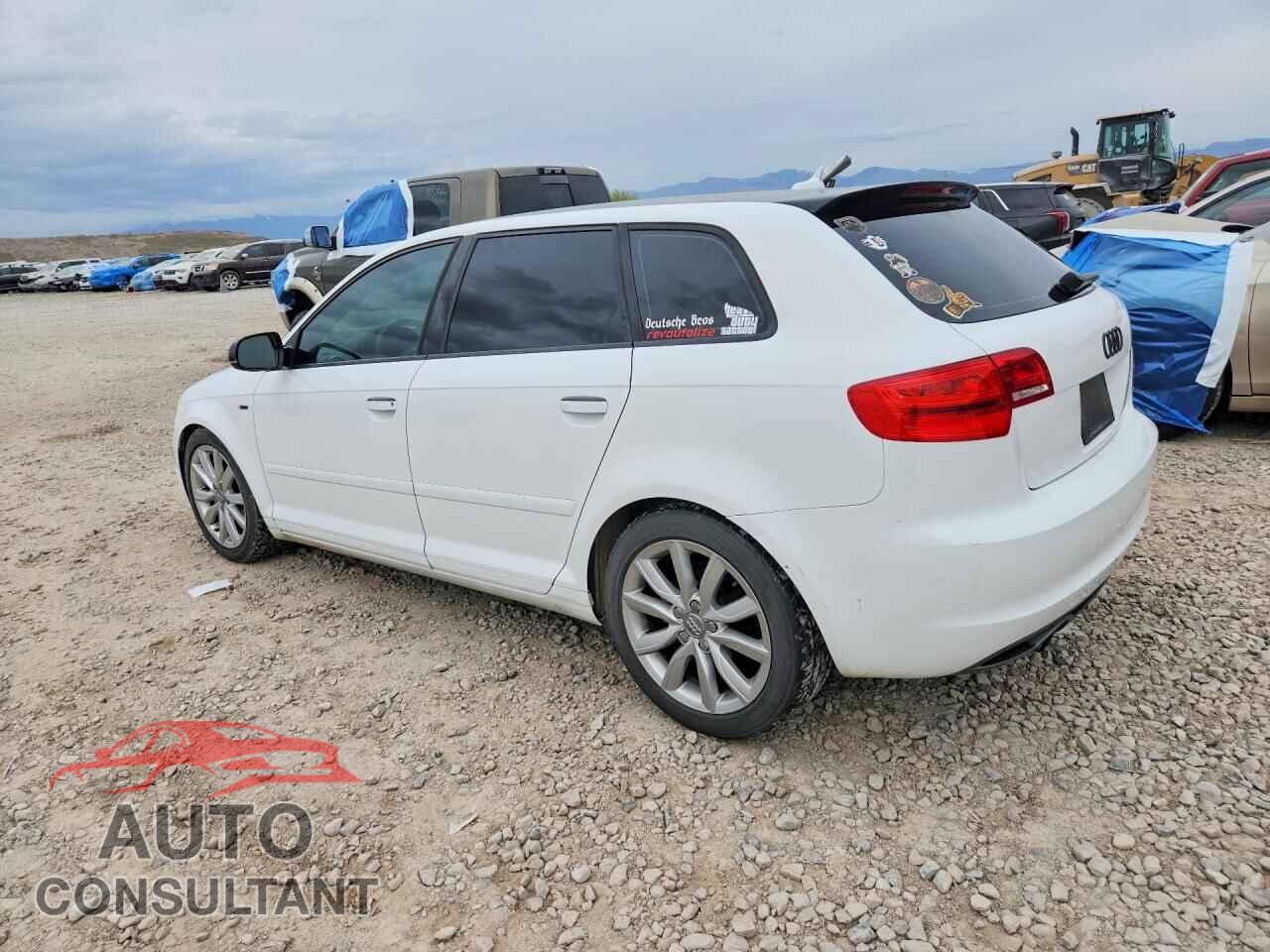 AUDI A3 2011 - WAUBJBFM5BA057042