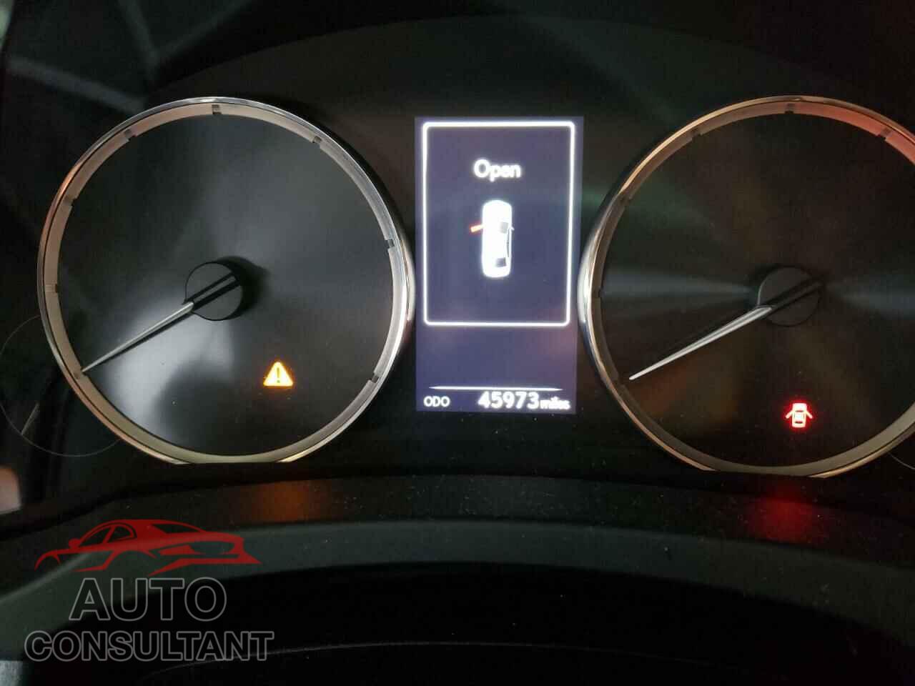 LEXUS IS 2017 - JTHBA1D23H5052694