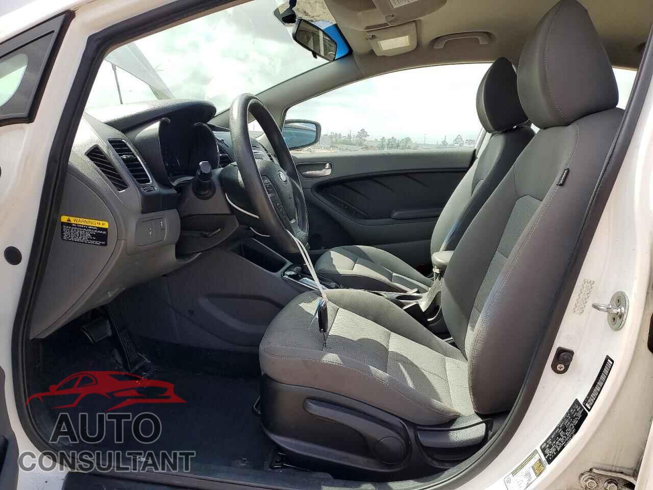 KIA FORTE 2017 - 3KPFK4A75HE015281