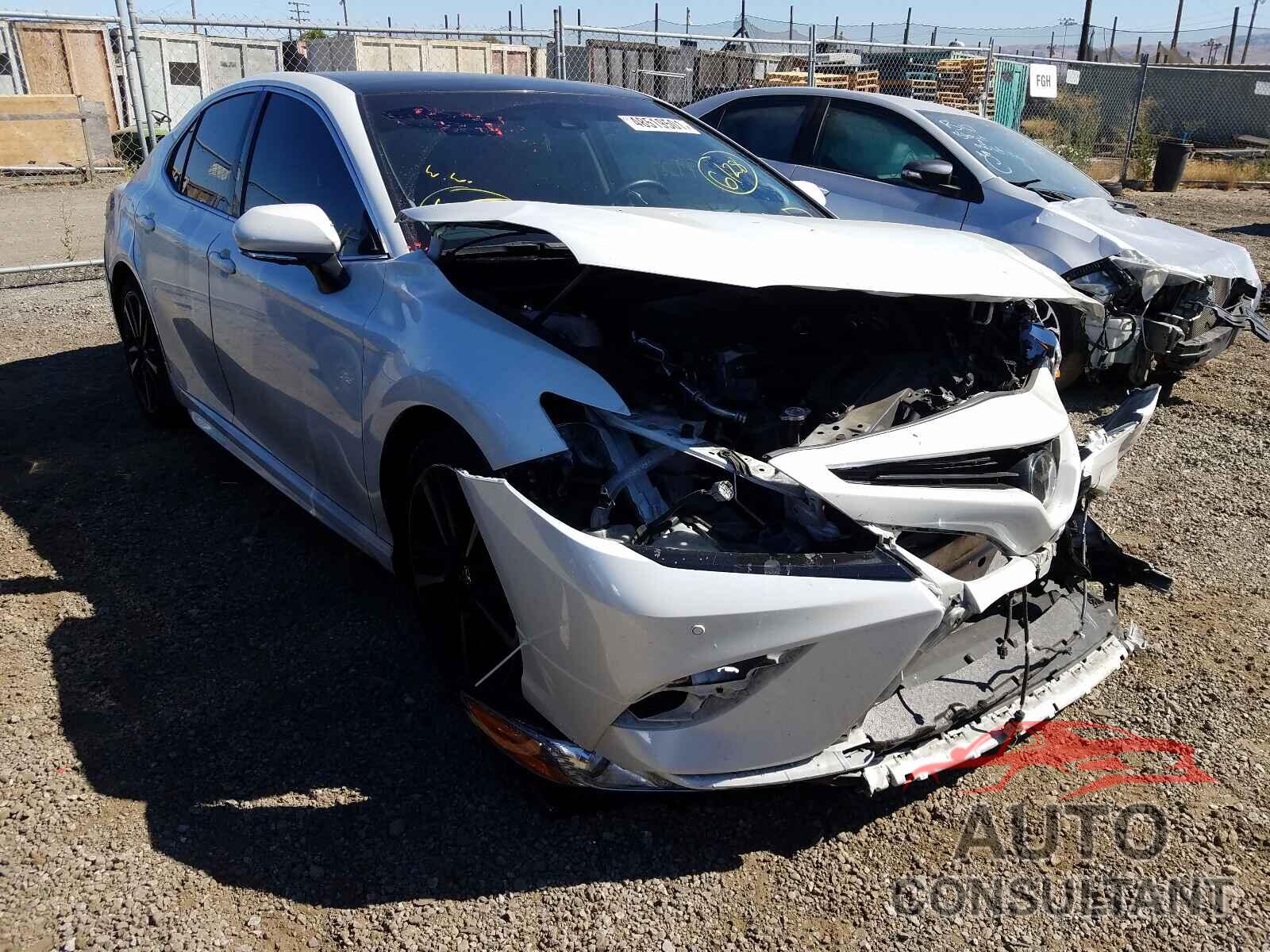 TOYOTA CAMRY 2018 - 4T1B61HKXJU120381