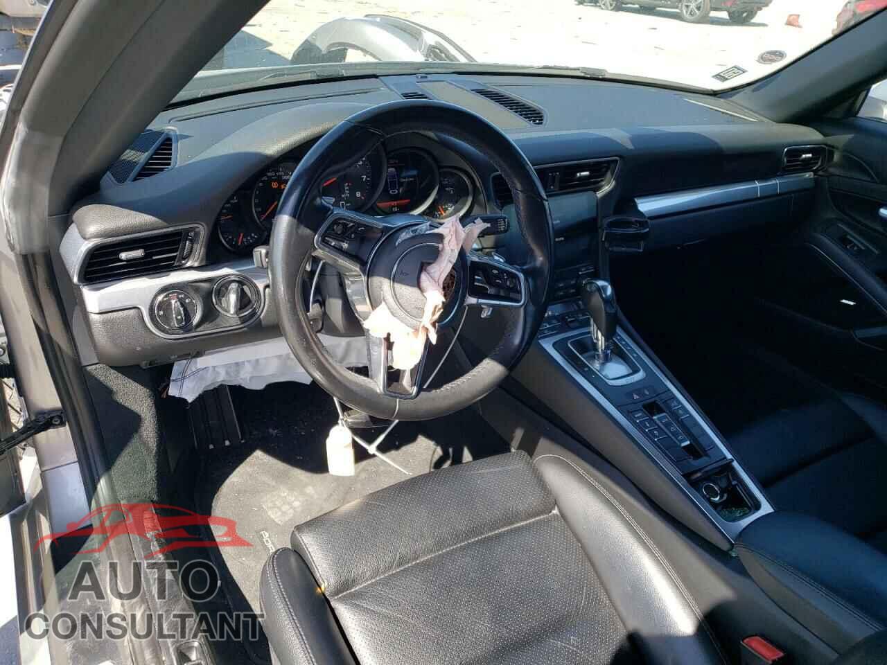 PORSCHE 911 2017 - WP0CA2A95HS141245