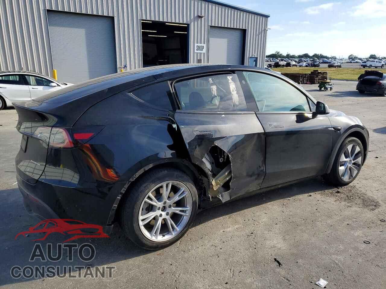 TESLA MODEL Y 2023 - 7SAYGAEE7PF863093